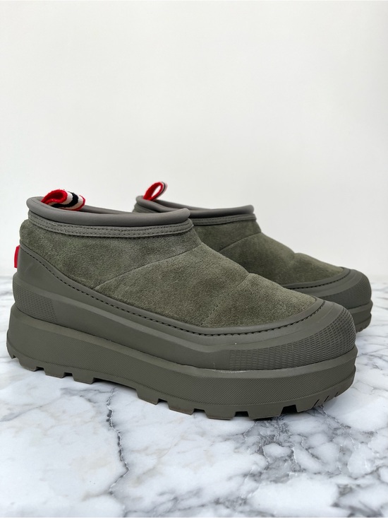 Hunter Shoes - Hunter Askern Waterproof Suede Platform Bootie in Loch Olive Green Size 7